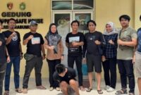 1759923421936-pelaku-pemerkosaan-terhadap-anak-di-bawah-umur-di-prabumulih-saat-ditangkap-polisi-1759901611866_169