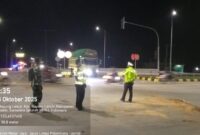 1761478311546-polisi-saat-olah-tkp-kecelakaan-maut-di-muba-1761459980230_169