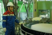 1761499903975-petugas-mengecek-proses-pengantongan-polytam-1761402146001_169
