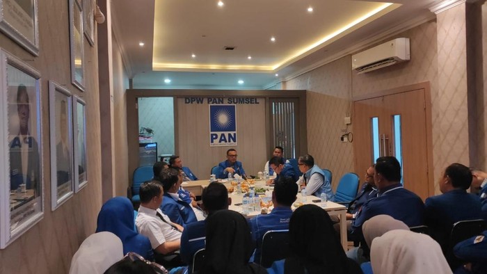 1761651455957-rapat-dpw-pan-sumatera-selatan-1761636058182_169