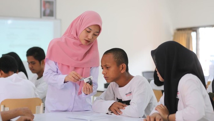 1761824455017-ilustrasi-pembelajaran-di-sekolah-rakyat-1758020019504_169