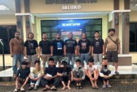 1761910602104-polisi-mengamankan-7-kawanan-geng-motor-pelaku-pembacokan-di-jalinsum-muaro-jambi-jambi-1761889496577_169