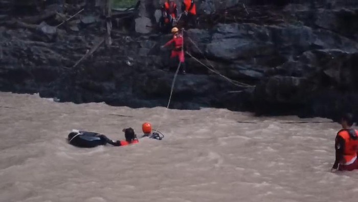 1762083170955-remaja-tenggelam-1762054416052_169