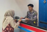 1762320997532-pelayanan-ramah-dari-salah-satu-teller-di-bank-sumsel-babel-1762294451919_169