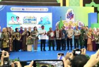 1762601520052-gubernur-sumsel-herman-deru-saat-membuka-festival-literasi-di-palembang-1762568729864_169