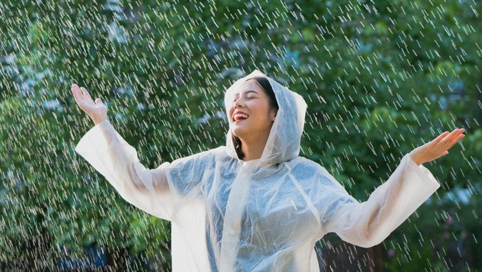 1762643893652-ilustrasi-jas-hujan_169