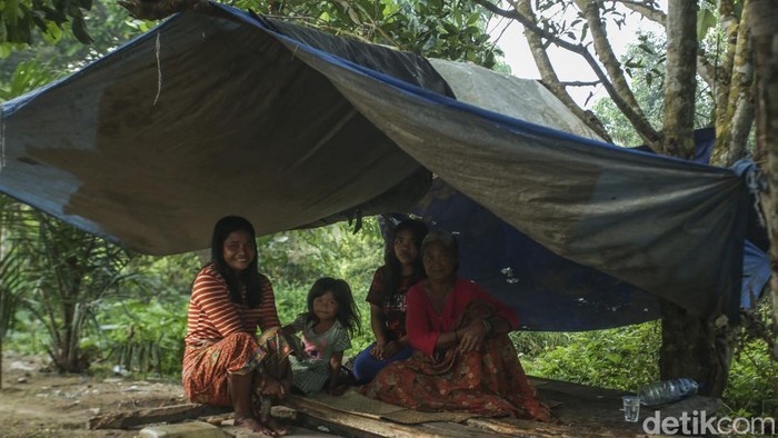 1763184532357-lebih-dekat-dengan-suku-anak-dalam-19_169