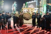 1763335361856-gubernur-jambi-al-haris-dalam-pembukaan-mtq-ke-54-di-muaro-jambi-1763296810871_169