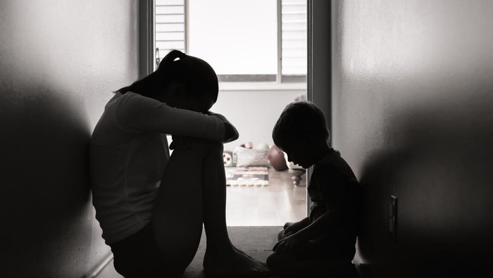 1763357880043-ilustrasi-kekerasan-ibu-dan-anak_169