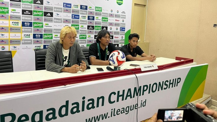 1763571946554-konfrensi-pers-usai-laga-sriwijaya-fc-melawan-persikad-depok-1763552851498_169