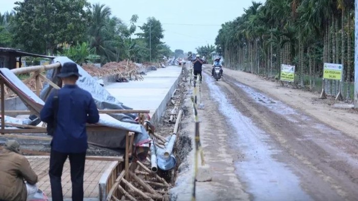 1763960742673-peningkatan-jalan-menuju-pelelangan-ikan-di-banyuasin-ditingkatkan-1763904432854_169