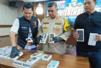 1763960748097-pencurian-iphone-1763903392932_169