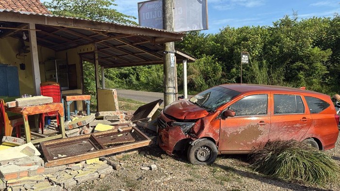 1764241547824-laka-lantas-ganda-di-muratara-akibatkan-petani-tewas-1764239292452_169