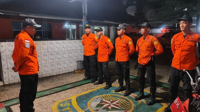 1764241556540-basarnas-jambi-mengirim-bantuan-personel-penanganan-banjir-dan-longsor-di-sumatera-barat-1764209798166_169