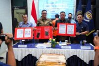 1764435932743-imigrasi-kelas-i-palembang-merilis-wna-asal-pakistan-yang-melanggar-izin-tinggal-di-sumsel-1764398431747_169