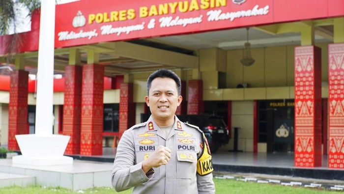 1764522383586-kapolres-banyuasin-akbp-ruri-prastowo-1764494204063_169