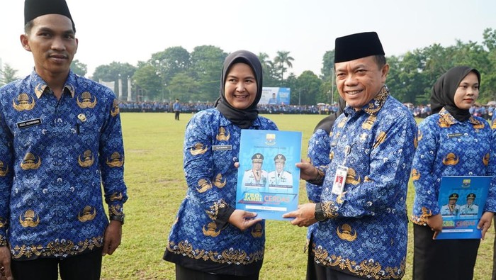 1764608782857-al-haris-usai-lantik-6438-pppk-paruh-waktu-1764589156702_169