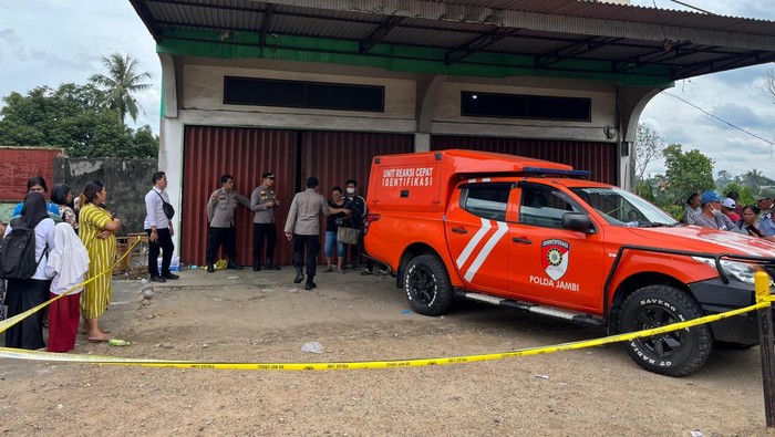 1764738374756-perampokan-di-jambi-1764680804917_169