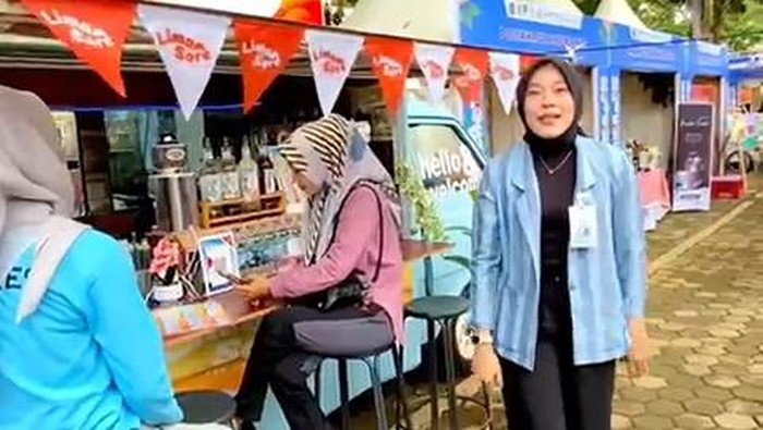 1764997563192-bank-sumsel-babel-menghadirkan-booth-layanan-lengkap-dengan-pembayaran-qris-bank-sumsel-babel-1764949207595_169