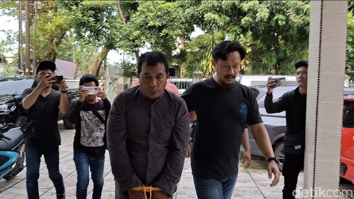 1765019138945-renaldi-pria-asal-sumbar-ditangkap-usai-gelapkan-motor-untuk-membeli-mahar-1765003911273_169