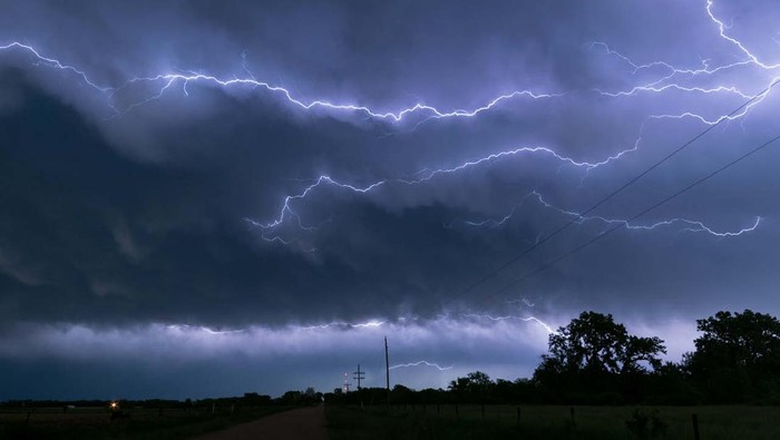 1765083926676-eureka-waspada-cuaca-ekstrem_169