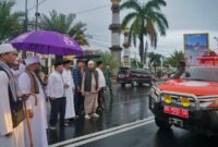 1765278347636-pemprov-bengkulu-melepas-bantuan-kemanusiaan-untuk-korban-bencana-di-sumatera-1765259852059_169