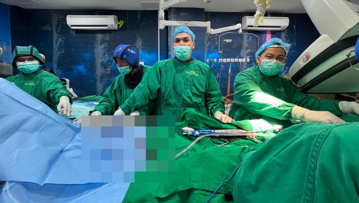 1765278355129-terobosan-di-bidang-bedah-vaskular-dan-endovaskular-oleh-rsud-raden-mattaher-jambi-1765256033225_169
