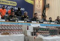 1765343152175-barang-bukti-rokok-ilegal-yang-diungkap-bea-cukai-1765279009460_169