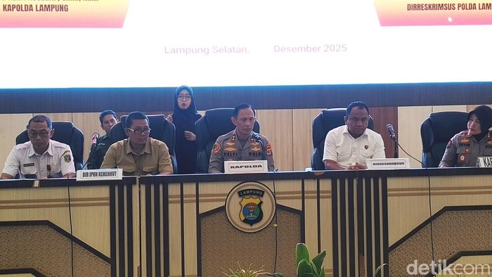 1765364741394-kapolda-lampung-irjen-helfi-assegaf-1765359798024_169