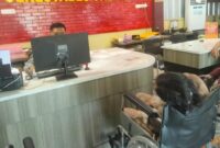 1765429574029-dahlia-43-korban-pengeroyokan-membuat-laporan-ke-polrestabes-palembang-1765379045904_169