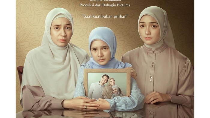 1765472735077-film-indonesia-mengejar-restu-1764323779653_169