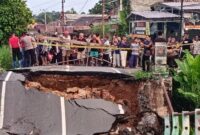 1765515939921-jembatan-muara-dua-di-prabumulih-ambruk-1765457862800_169