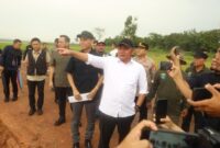 1765602331251-gibernur-sumsel-herman-deru-tinjau-jalan-di-oki-1765548627479_169