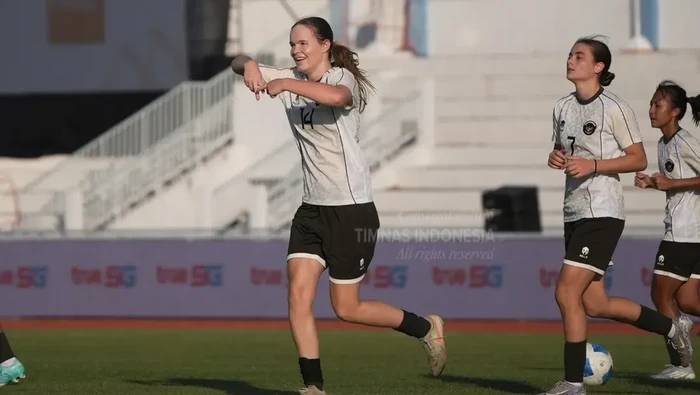 1765731937568-timnas-putri-indonesia-di-sea-games-2025-1765708760577_169