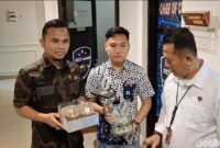 1765818360265-polisi-mengamankan-ikan-cupang-yang-digunakan-pasutri-untuk-menggelar-judi-online-lewat-medsos-1765790409131_169