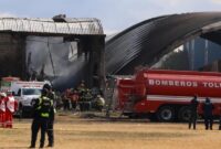 1765904747857-situasi-di-kawasan-industri-san-mateo-atenco-di-meksiko-setelah-sebuah-jet-pribadi-jatuh-dan-terbakar-hebat-1765882218373_169