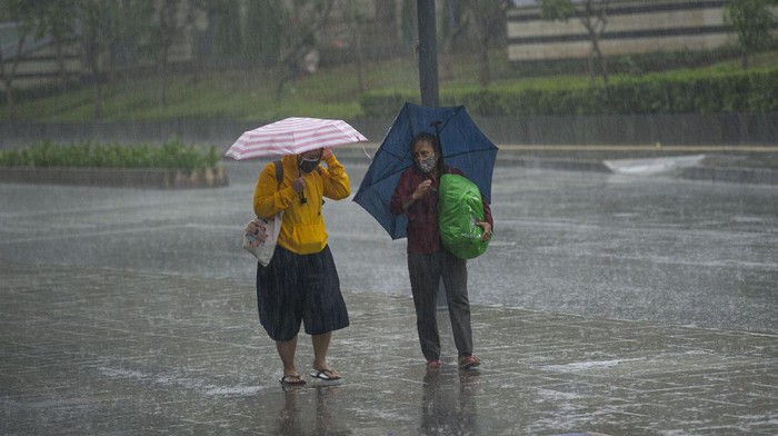 1765926276858-ilustrasi-hujan-1_169