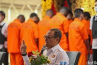 1765947962561-sebanyak-220-wna-terjaring-operasi-bumi-pura-sakti-wirawasti-1765877106428_169