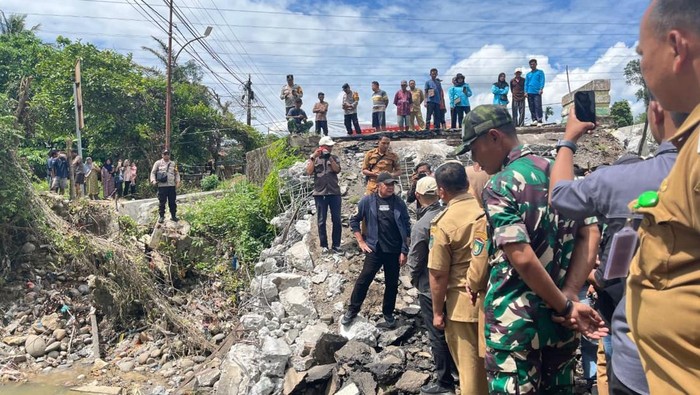 1765991142345-jembatan-di-muara-dua-prabumulih-yang-ambruk-akan-dibangun-jembatan-bayle-1765935997514_169