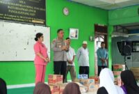 1766228748513-kapolda-babel-irjen-viktor-t-sihombing-menyambangi-sejumlah-panti-jompo-dan-panti-asuhan-1766198324434_169