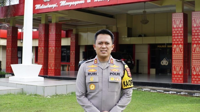 1766228750152-kapolres-banyuasin-akbp-ruri-prastowo-1765443242992_169