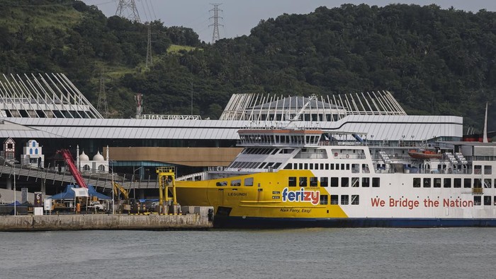 1766336733529-kesiapan-pelabuhan-merak-jelang-mudik-lebaran-1742559148642_169