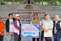 1766401567729-bank-sumsel-serahkan-bantuan-csr-ke-pemkab-banyuasin-1766377566946_169