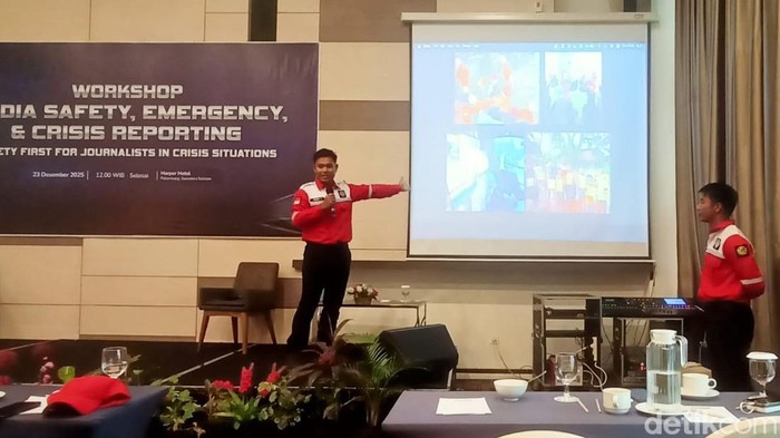 1766531086514-saat-pemaparan-keselamatan-tanggap-darurat-terhadap-potensi-bencana-di-sumsel-1766507210207_169