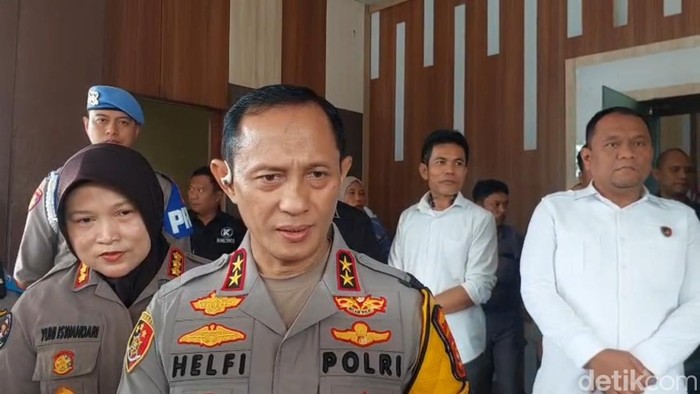 1767006353295-kapolda-lampung-irjen-helfi-assegaf-1766991301208_169