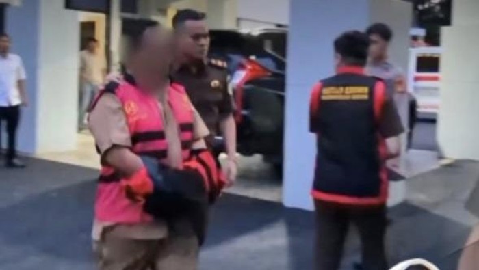 1767092783011-kejari-pagar-alam-menetapkan-dua-tersangka-baru-dugaan-korupsi-pelebaran-bahu-jalan-1767077024924_169