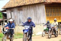 1767244026827-gubernur-sumsel-herman-deru-saat-meninjau-ruas-jalan-di-kabupaten-banyuasin-dan-ogan-komering-ilir-1767194183640_169