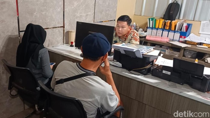 1767265678020-irt-di-palembang-melapor-ke-polisi-setelah-dianiaya-mantan-suaminya-1767245856433_169
