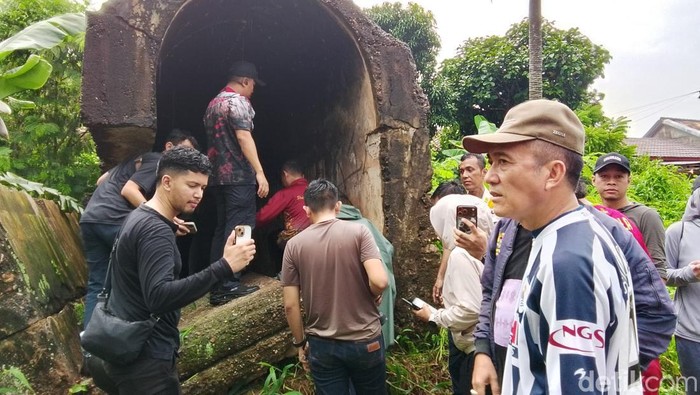 1767330447242-ratu-dewa-menggelar-kegiatan-anti-mager-dengan-berjalan-kaki-bersama-jajaran-kepala-organisasi-perangkat-daerah-opd-camat-dan--1767326111351_169