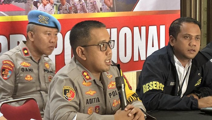 1767416769770-wakapolrestabes-palembang-akbp-aditya-kurniawan-1767162101363_169